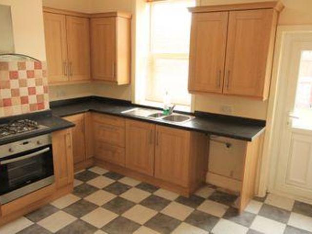 2 Bedrooms Terraced house for rent in Olive Lane, Darwen BB3