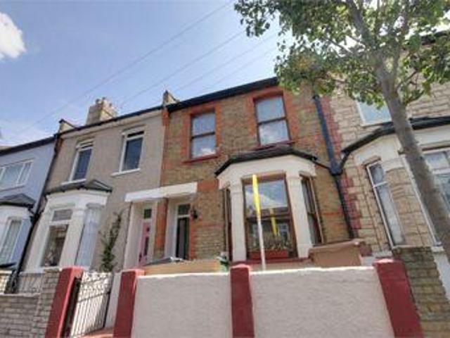 2 Bedrooms Terraced house for rent in Century Road, Walthamstow, London E17