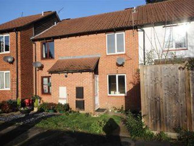 2 Bedrooms Terraced house for rent in Grafton Close, Whitehill, Bordon GU35