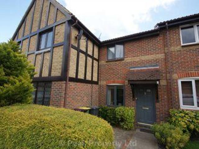 2 Bedrooms Terraced house for rent in Heron Gardens, Rayleigh SS6