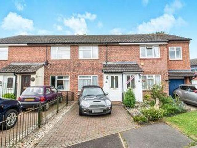 2 Bedrooms Terraced house for rent in Stratfield Avenue, Tadley RG26