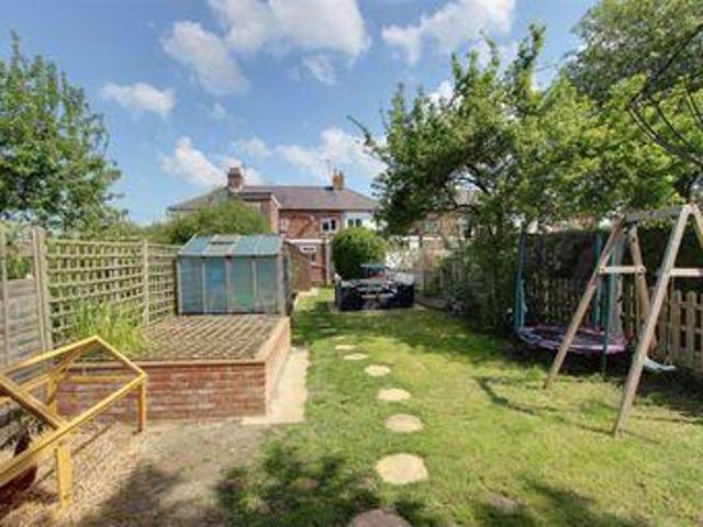 2 Bedrooms Terraced house for sale in Aylesbury Road, Aston Clinton, Aylesbury HP22