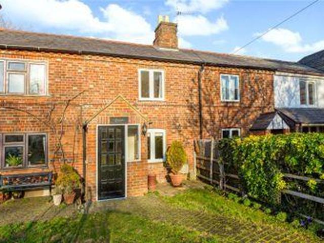 2 Bedrooms Terraced house for sale in Finings Road, Lane End, High Wycombe, Buckinghamshire HP14