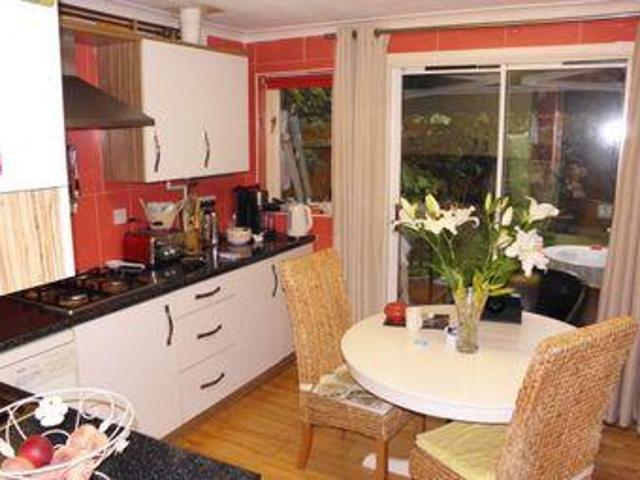 2 Bedrooms Terraced house for sale in Gittens Close, Downham BR1