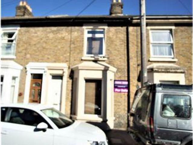 2 Bedrooms Terraced house for sale in Invicta Road, Sheerness ME12