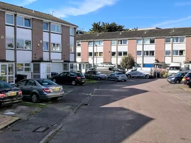 1 bedrooms Let Agreed