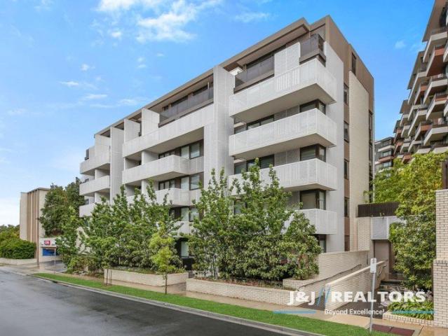 2 Bedrooms with City Views