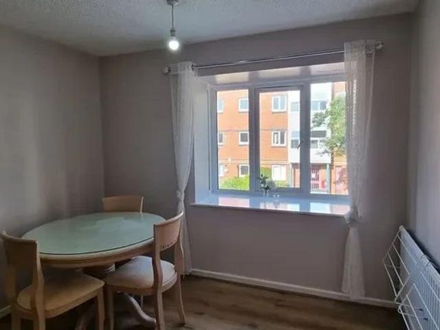 2 bedrooms 1 bathroom