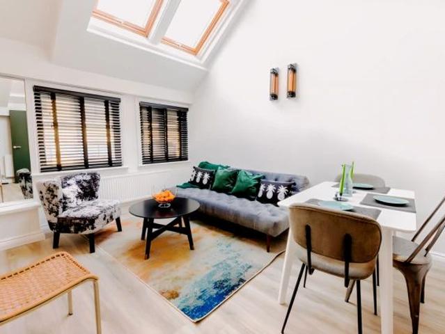 2 Bedrooms 2 Bathroom
