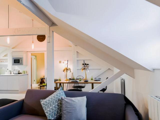 2 Bedrooms 2 Bathroom