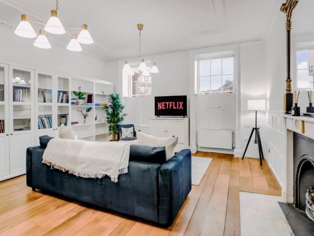 2 Bedrooms 2 Bathroom