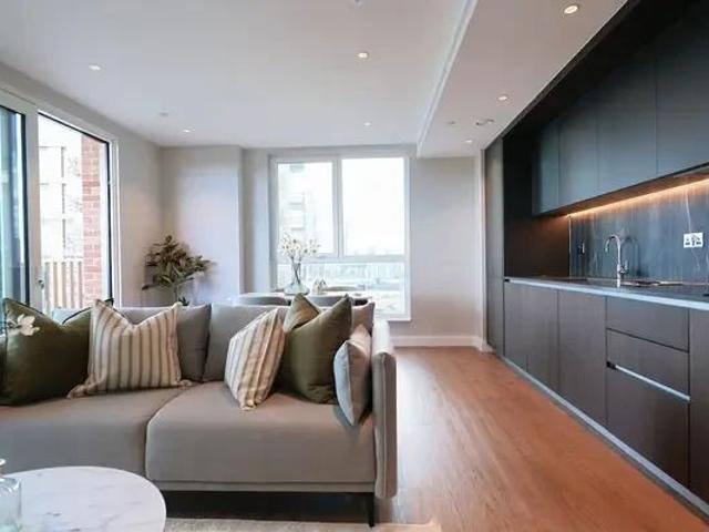 2 Bedrooms 2 Bathrooms Flat50