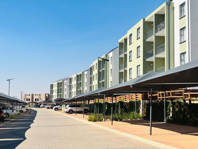 2 BEDROOMS 2 BATHROOMS GROUND FLOOR APARTMENT AVAILABLE IMMEDIATELY IN MOOIKLOOF