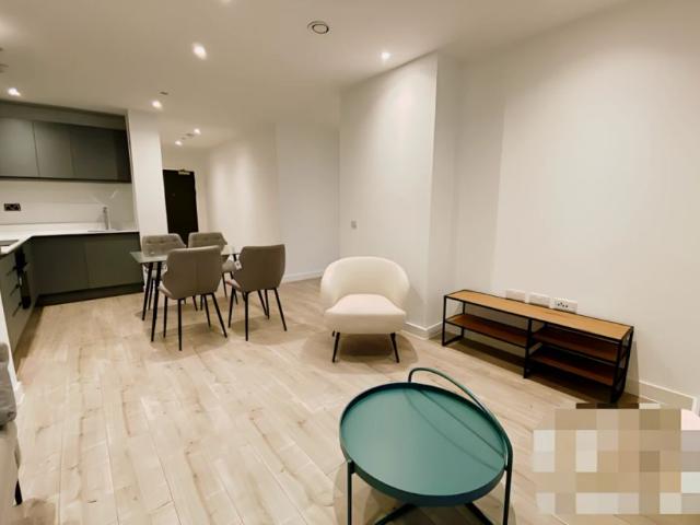 2 Bedrooms 2 bathrooms