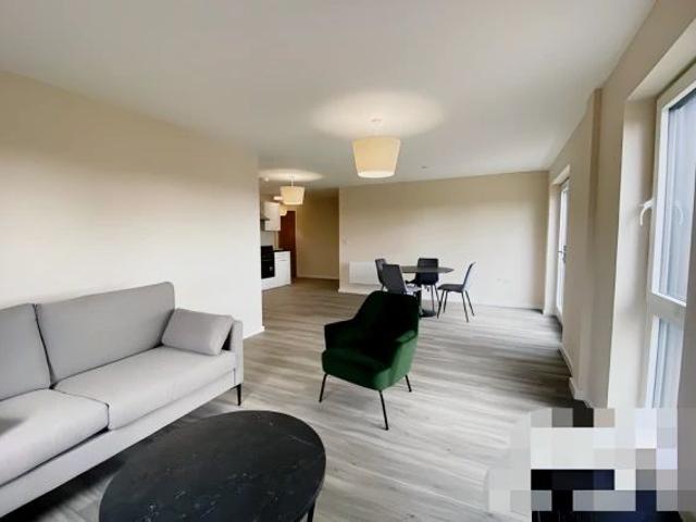 2 Bedrooms 2 bathrooms