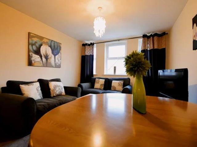 2 Bedrooms 2 bathrooms