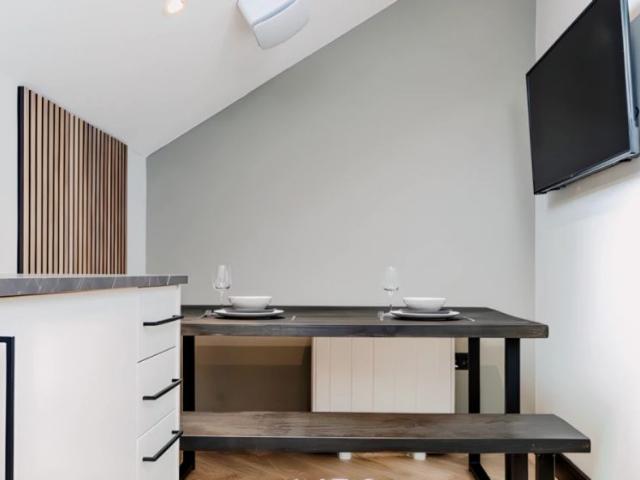 2 bedrooms 2 bathrooms