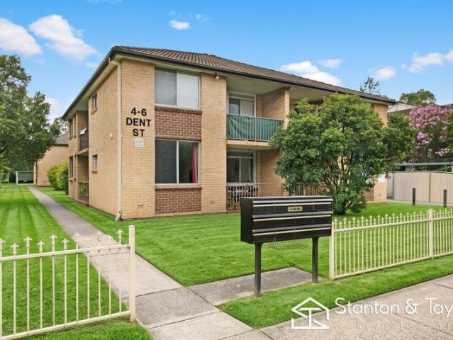 2 BEDROOMS 2 BALCONIES WALK TO NEPEAN SQUARE