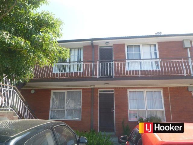 2 BEDRROM UNIT IN DANDENONG