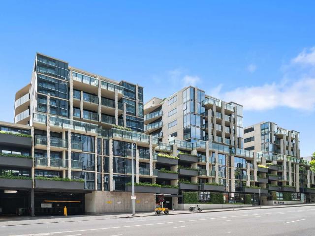 2 beds 1 bath apartment with 1 standard car space extra large balcony with wonderful view