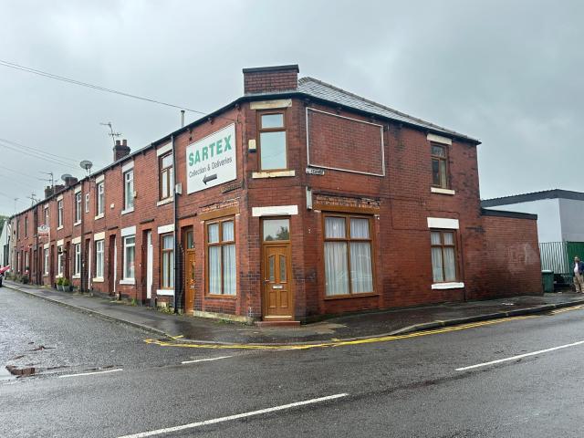 2 beds Apartment £800 pcm To Let Queensway, Rochdale