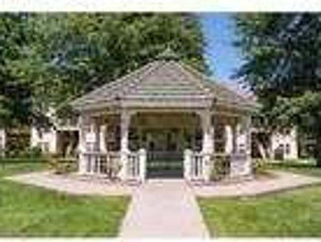 2 Beds Sundial Apartment Homes
