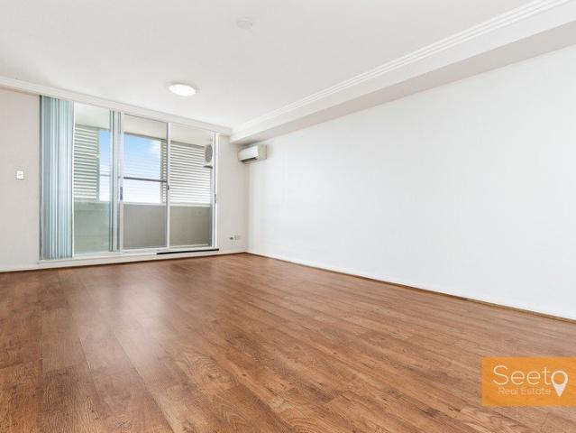 2 Beds Pus Study Spacious Apartment With Floorboards