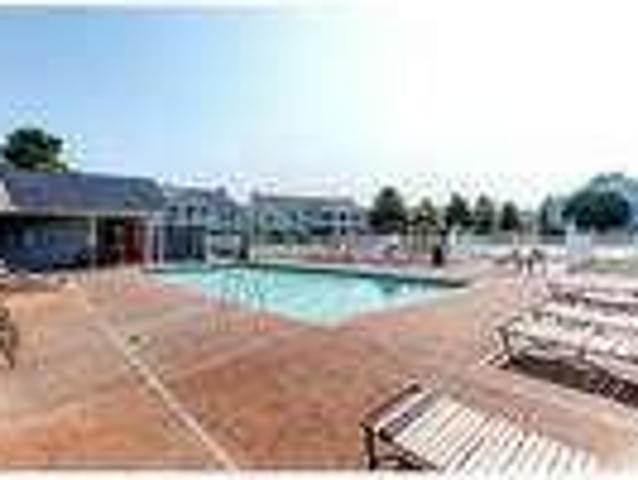 2 Beds River Pointe Apartments