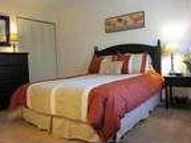 2 Beds Woodmere Townhome Apartments