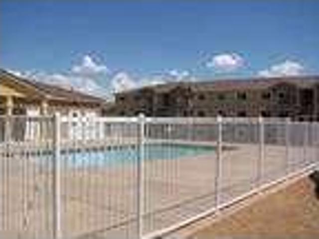 2 Beds Vista Creek Apartments
