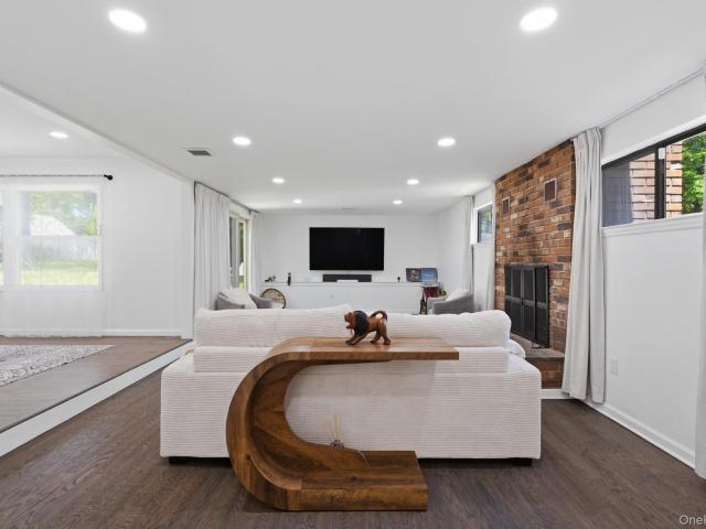 2 Bell Place
