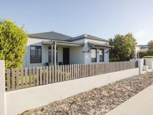 2 Betts Lane, Alkimos, WA 6038