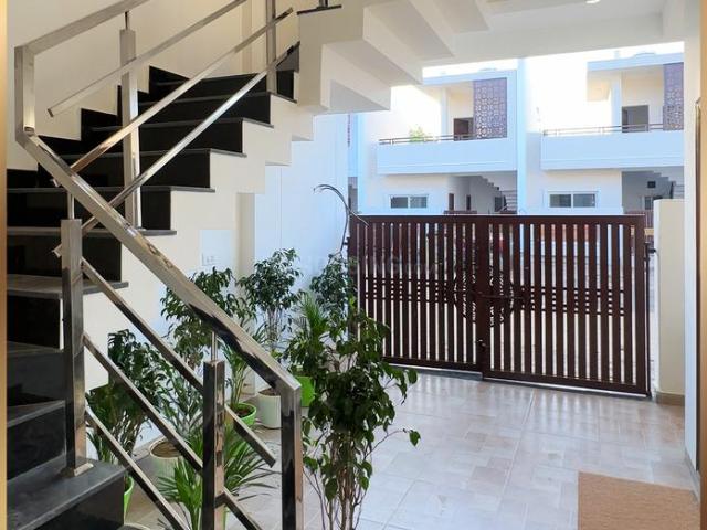2 BHK Villa in Banthra Sikander Pur for rent Lucknow. The reference number is 20556309