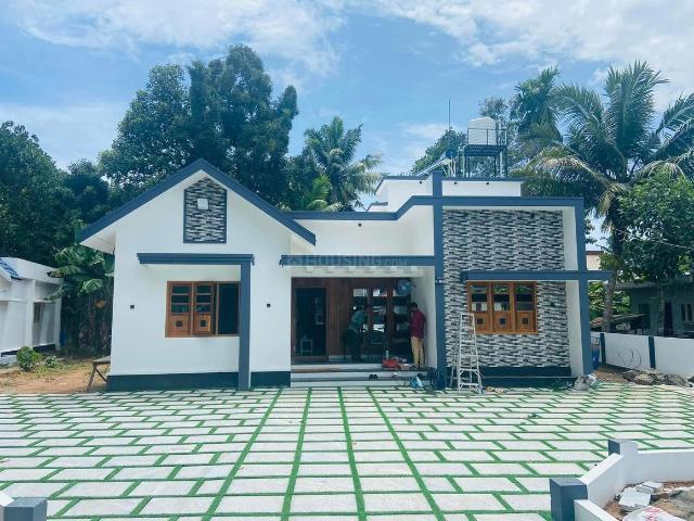 2 BHK Villa in Kuzhalmannam for resale Palakkad. The reference number is 20185870
