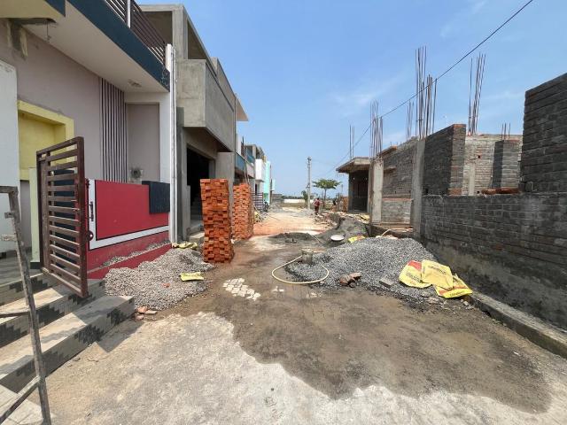 2 BHK Villa in Red Hills for resale Chennai. The reference number is 20058377