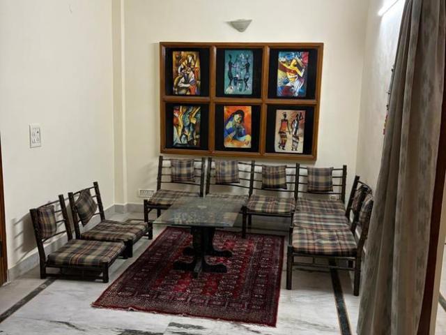 2 BHK Villa in Sector 39 for rent Noida. The reference number is 21152706