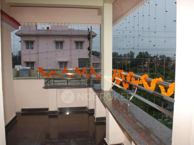 2 BHK Flat In Standalone Building for Rent In South Avenue