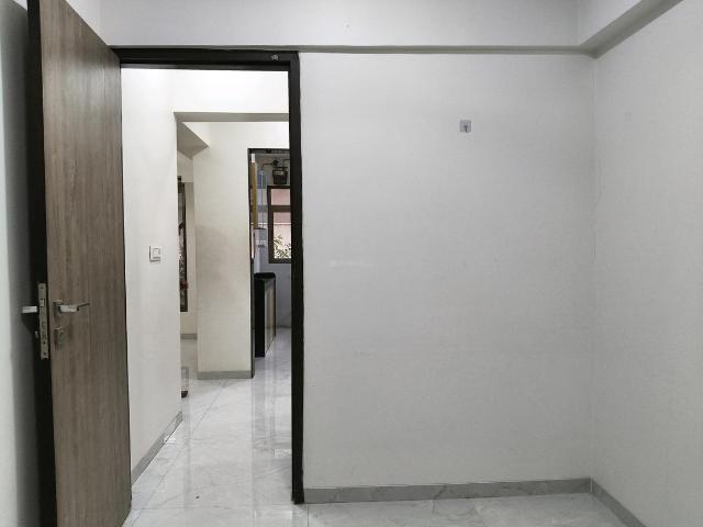 2 BHK Apartment in Colaba for resale Mumbai. The reference number is 19961365