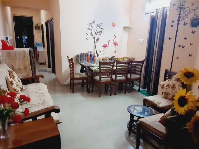 2 BHK Apartment in Colonelganj for rent Kanpur. The reference number is 15648095
