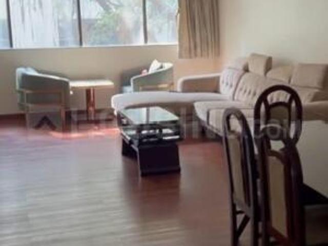 2 BHK Apartment in Churchgate for resale Mumbai. The reference number is 20746096