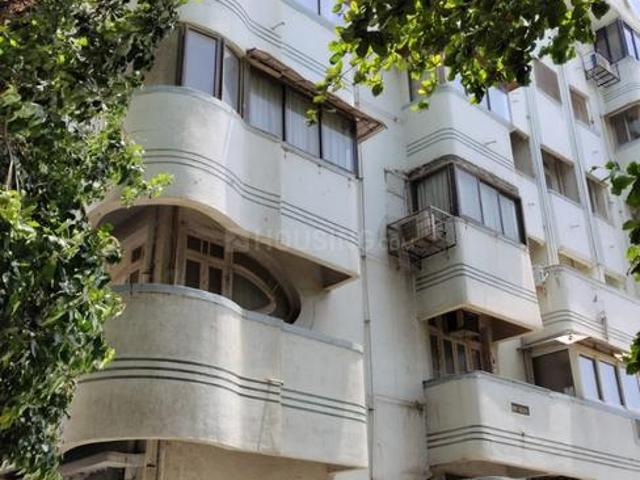 2 BHK Apartment in Churchgate for resale Mumbai. The reference number is 20746027