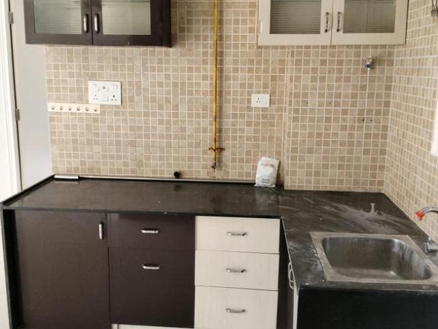 2 BHK Apartment in Chandkheda for rent Ahmedabad. The reference number is 18334600