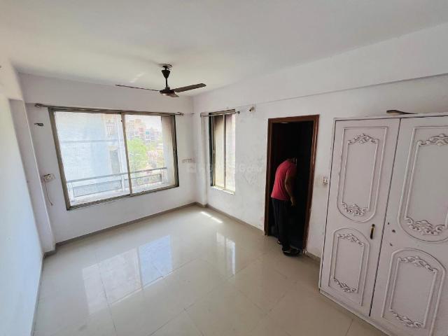 2 BHK Apartment in Chandkheda for rent Ahmedabad. The reference number is 19740061