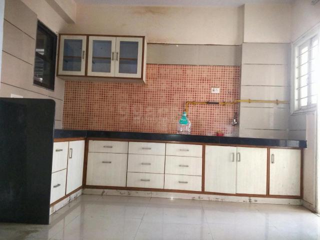 2 BHK Apartment in Chandkheda for rent Ahmedabad. The reference number is 21094150
