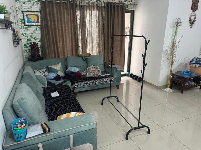 2 BHK Apartment in Chandkheda for resale Ahmedabad. The reference number is 20200896