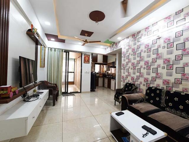 2 BHK Apartment in Chandkheda for resale Ahmedabad. The reference number is 20427142