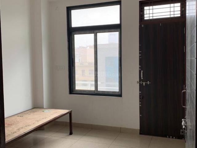 2 BHK Apartment in Charan Singh Nagar for rent Sikar. The reference number is 17633257