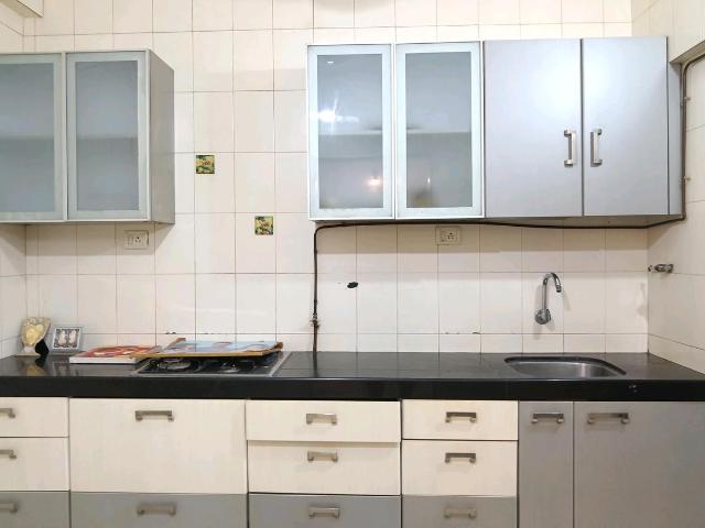 2 BHK Apartment in Chembur for rent Mumbai. The reference number is 18083343