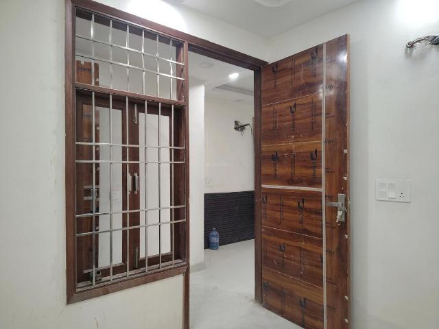2 BHK Apartment in Chhattarpur for rent New Delhi. The reference number is 21178390
