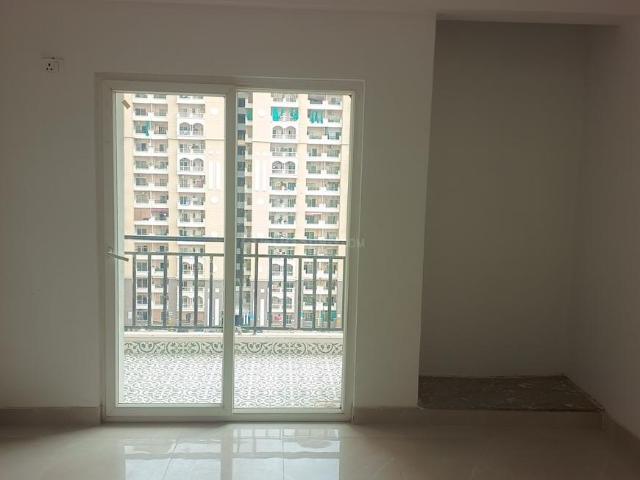 2 BHK Apartment in Chi V for resale Greater Noida. The reference number is 21184020
